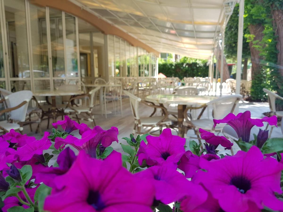 Hotel Gioiosa Cesenatico Exteriör bild
