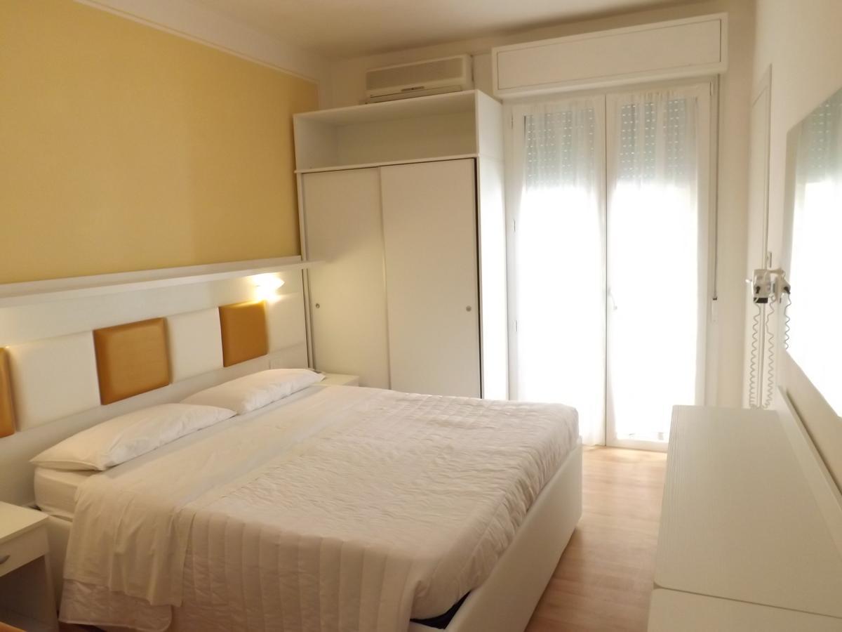 Hotel Gioiosa Cesenatico Exteriör bild