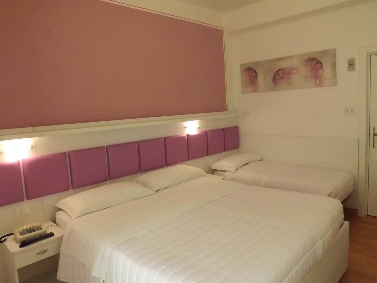 Hotel Gioiosa Cesenatico Exteriör bild