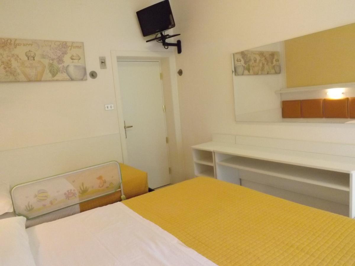 Hotel Gioiosa Cesenatico Exteriör bild